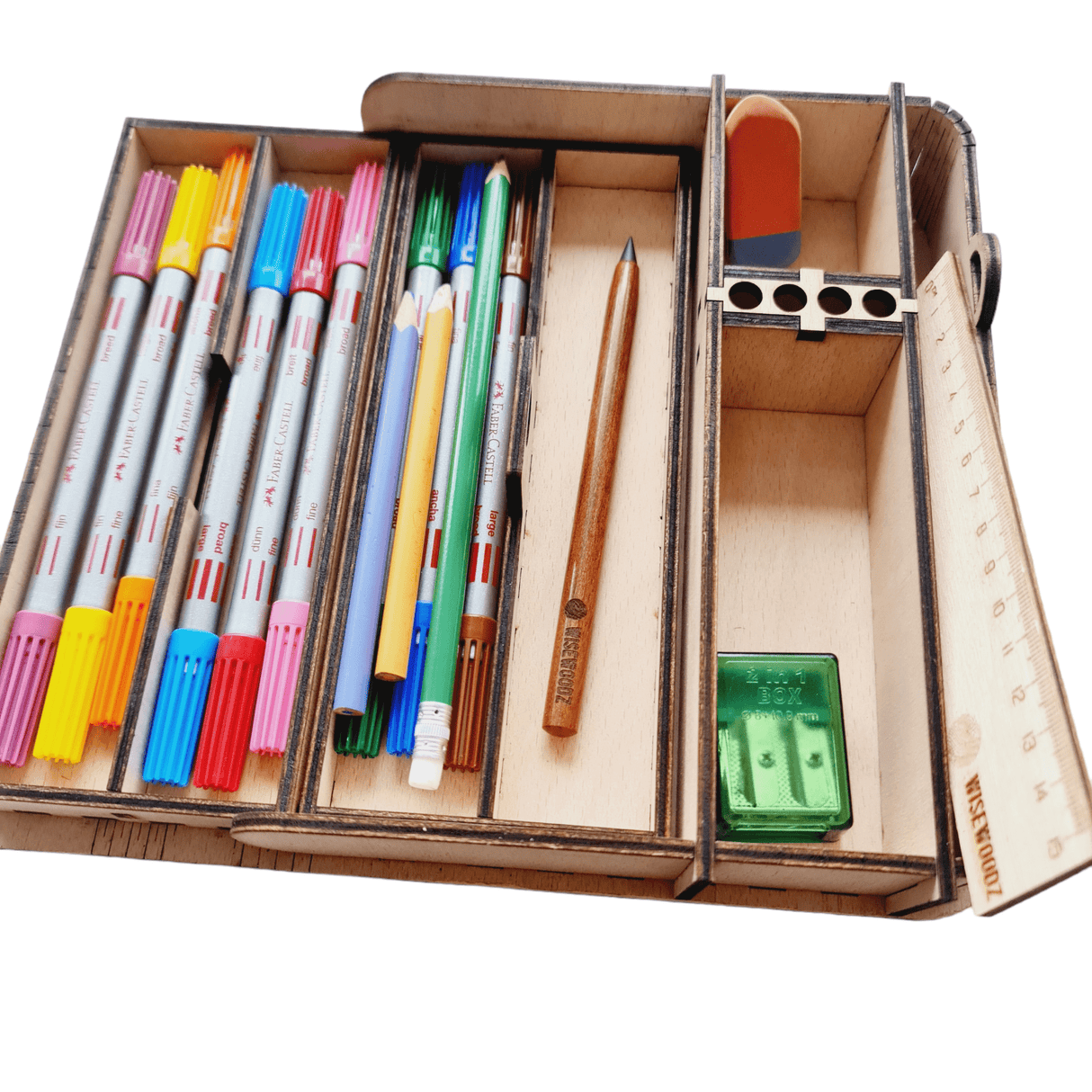 Federmäppchen aus Holz von wisewoodz, entworfen in Deutschland