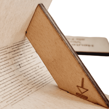 Kinderspiegel aus Holz zur Entwicklung und Stärkung von Selbstvertrauen und Selbstwertgefühl